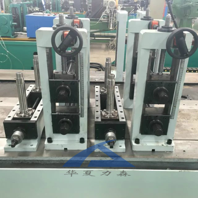 不銹鋼制管機(jī),鈦焊管制管機(jī),熱交換管制管機(jī),制管機(jī)廠家,飲用水管制管機(jī),排氣管制管機(jī),復(fù)合管制管機(jī),制管機(jī)模具,自來水管制管機(jī),制管機(jī)價格,專業(yè)制管機(jī),制管機(jī)